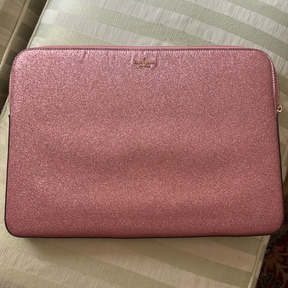 Kate Spade 17.5 Glitter Rose Gold Laptop Sleeve. - Picture 1 of 5
